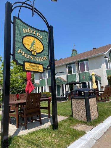 Tadoussac Hotel | Hotel Le Pionnier