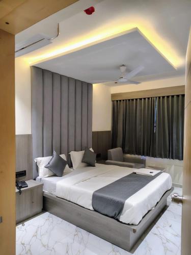 Chandkheda Hotel | Hotel Lotus