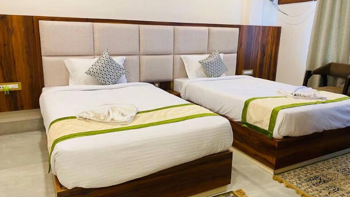 Deoghar Hotel | HOTEL MAA LAXMI PALACE