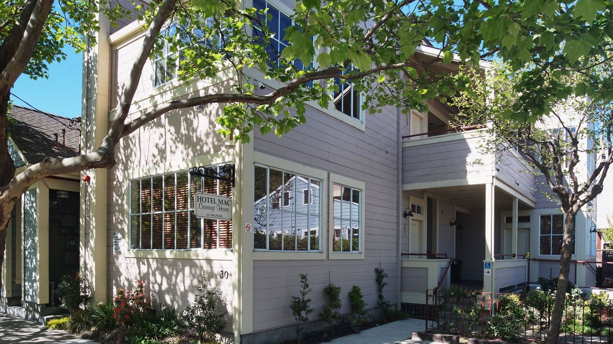 Point Richmond Hotel | Hotel Mac