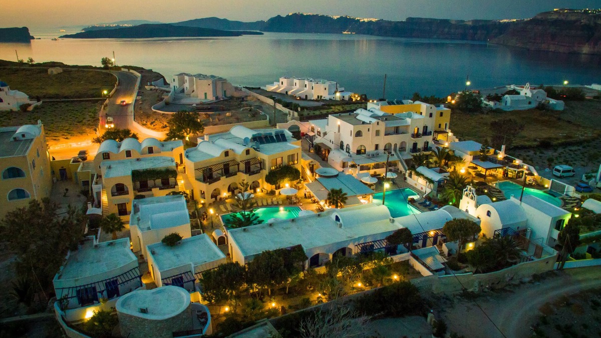 Akrotiri Hotel | Hotel Mathios Village