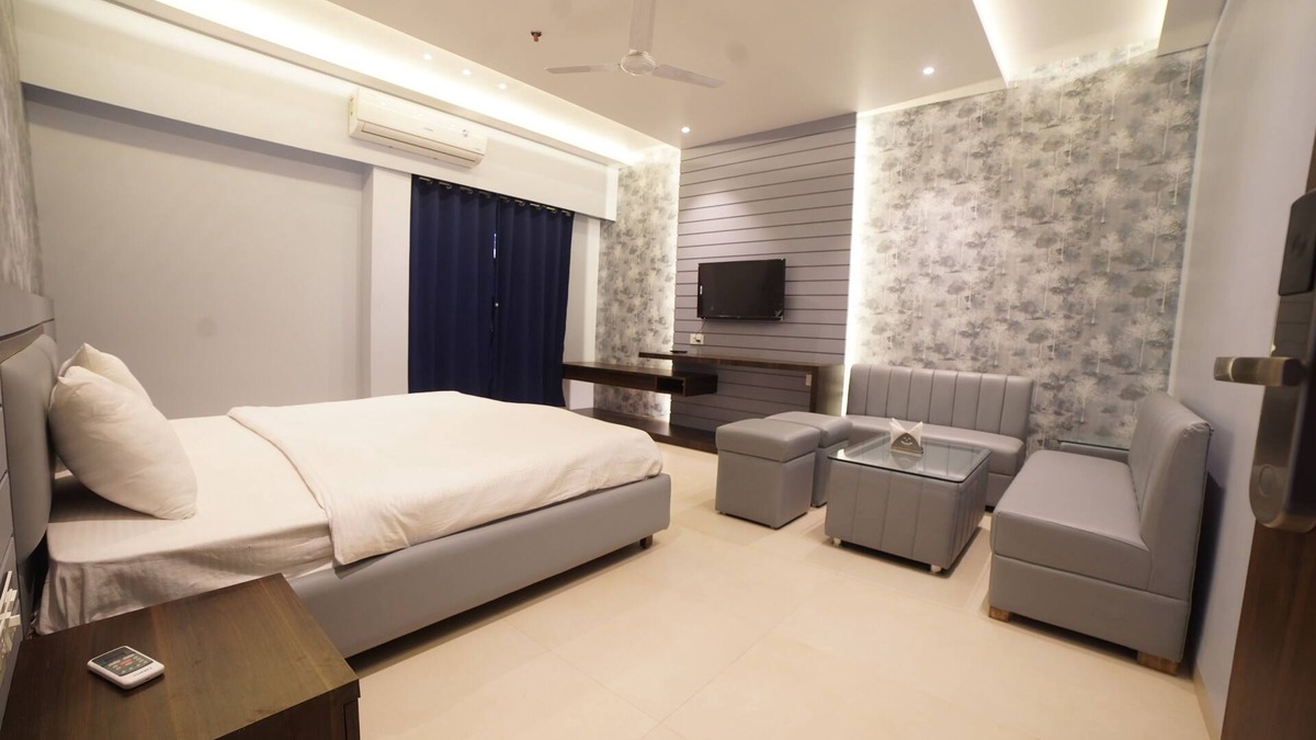 Rajnandgaon Hotel | Hotel Mayur