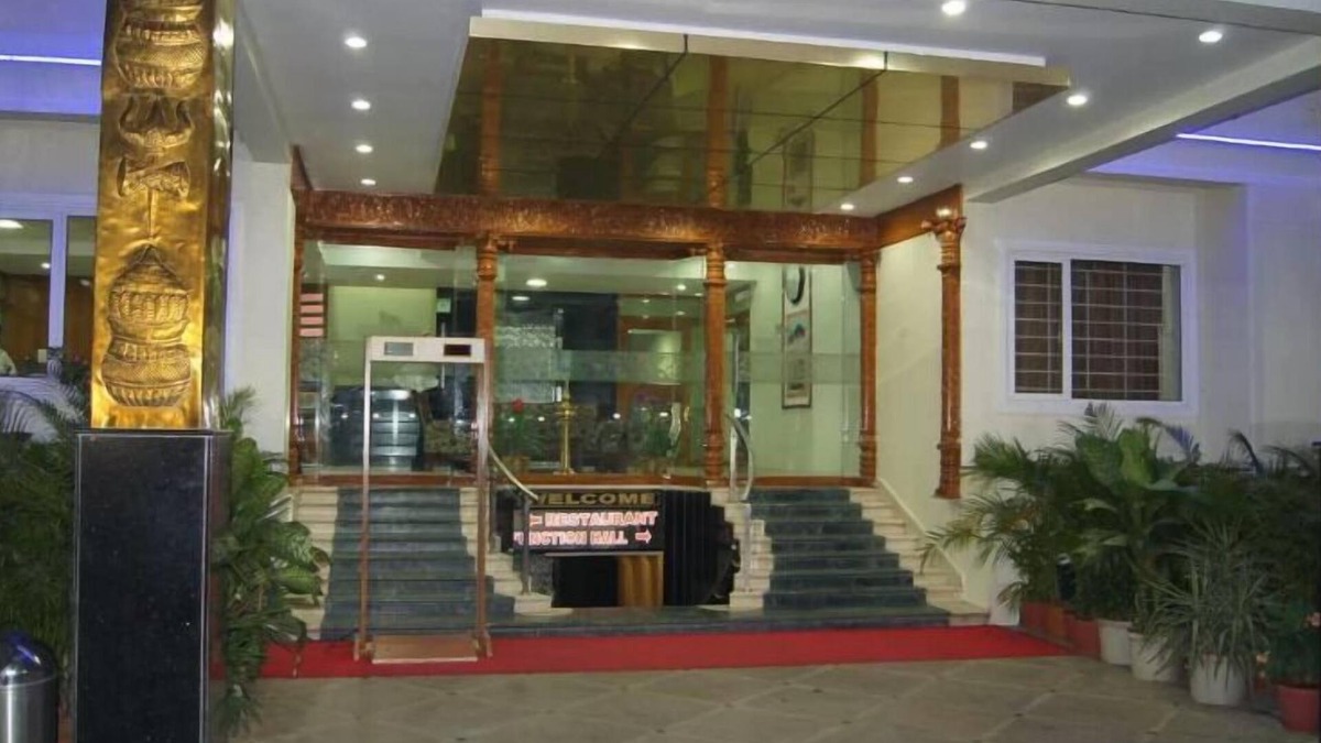 Srikalahasti Hotel | Hotel MGM Grand