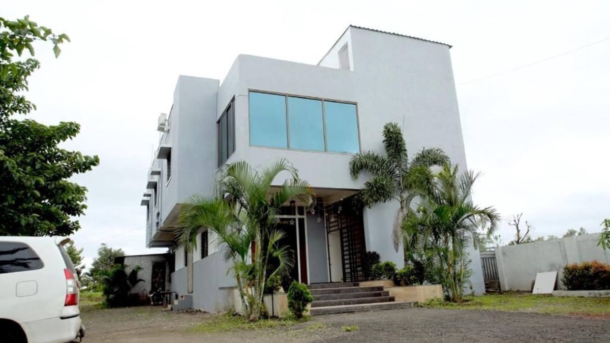 Satara Hotel | Hotel New Rudraksh, Satara