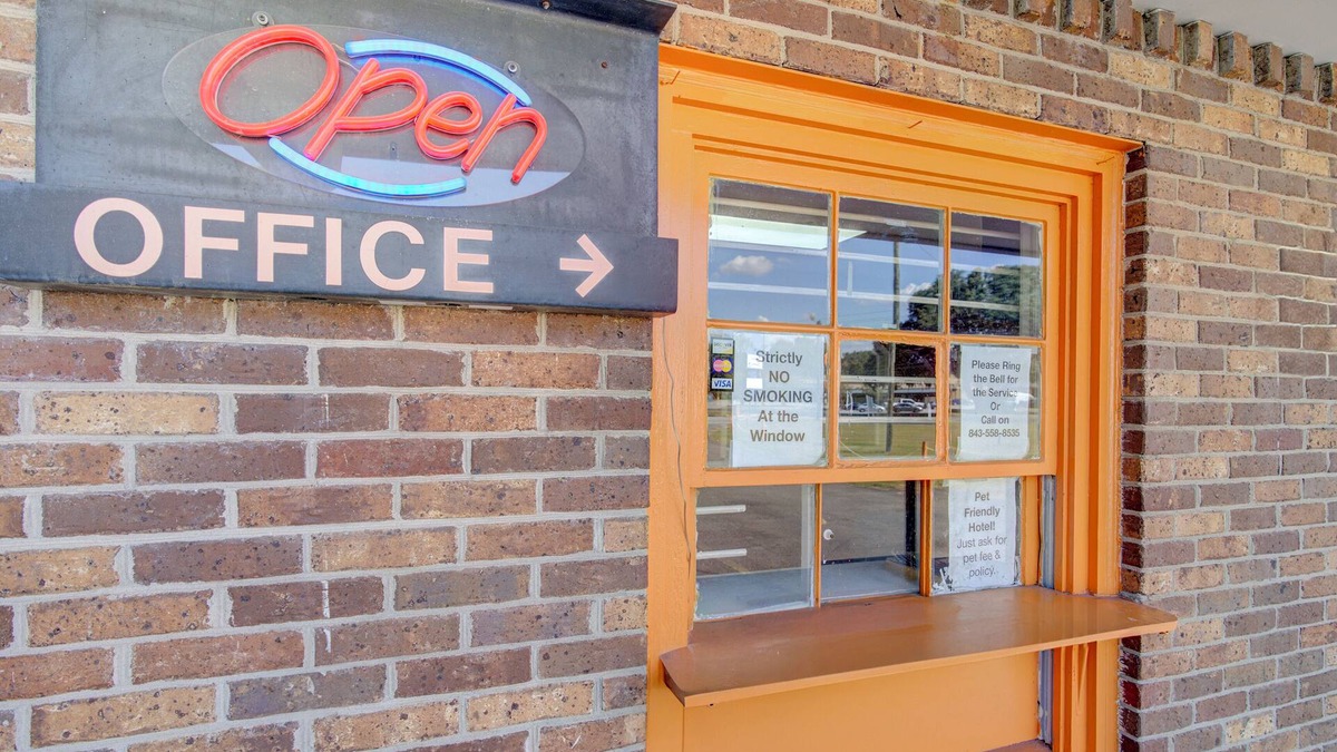 Kingstree Hotel | Hotel O Deluxe Inn Kingstree Sc Hwy 52