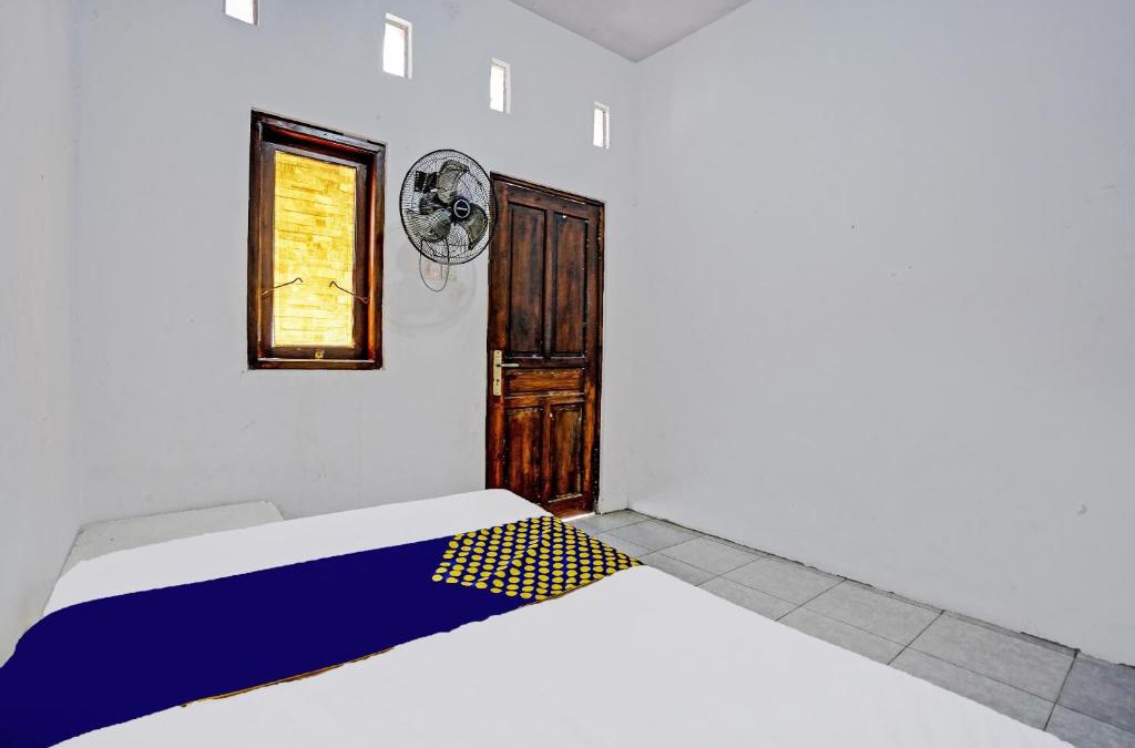 Mojokerto Hotel | Hotel O Fun Guesthouse Syariah