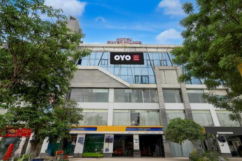 Ahmedabad Hotel | Hotel O Silver Palace