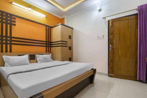 Vizianagaram Hotel | Hotel O Three Lamps Junction Vizianagaram