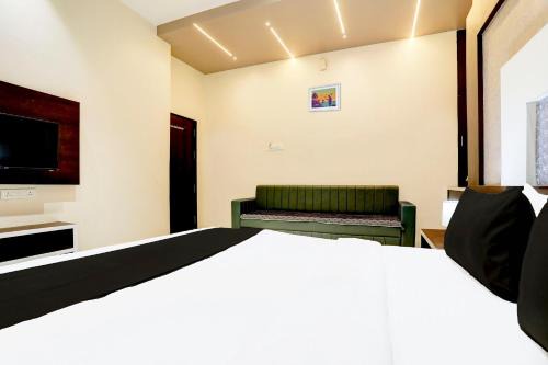 Barsi Hotel | Hotel O Yuvraj Dhage Plot Shivshakti Maidan