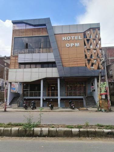 Dhanauli Hotel | Hotel OPM
