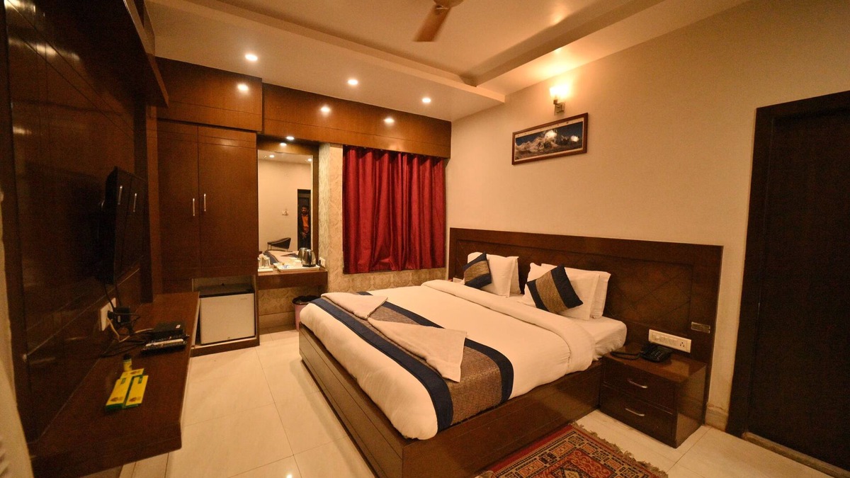 Bhadrak Hotel | Hotel Orion