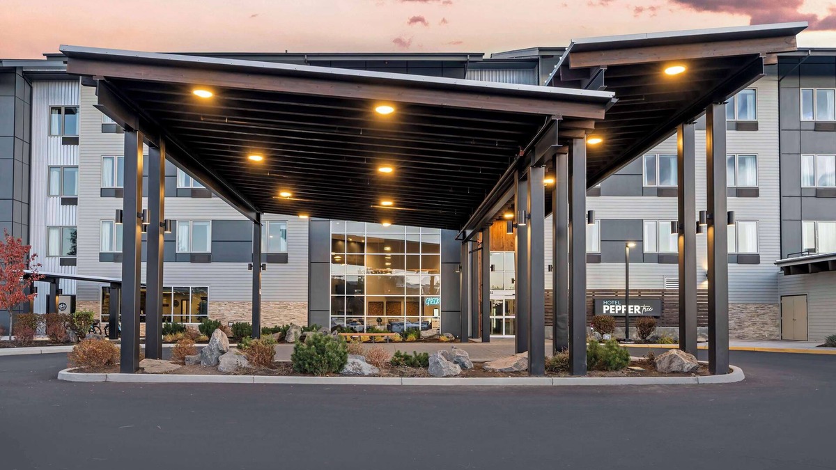 Century West Hotel | Hotel Peppertree Bend, BW Premier Collection