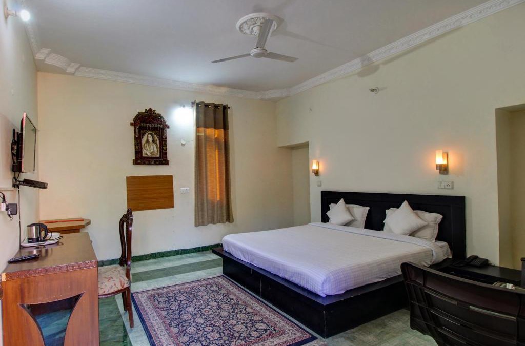 Kalka Hotel | Hotel Pinjore Holiday Home