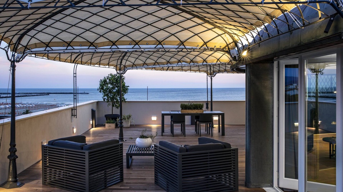 Viareggio Hotel | Hotel Plaza e de Russie