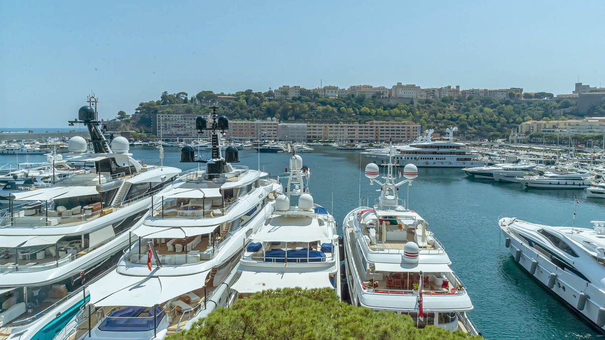 Port Hercule Hotel | Hotel Port Palace