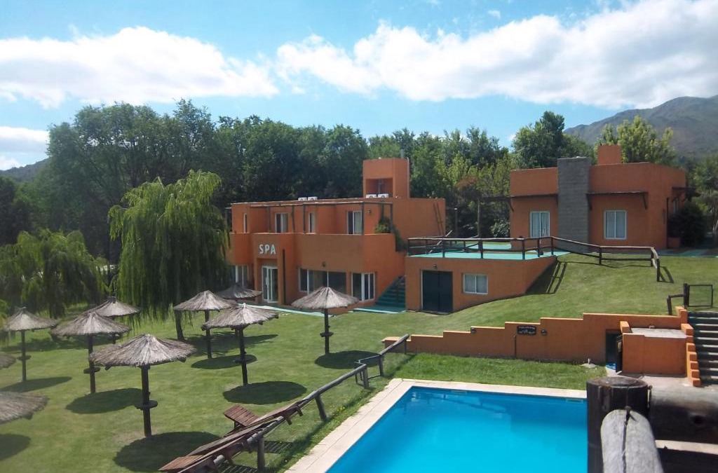 Potrero de los Funes Hotel | Hotel Posada Terrazas con pileta climatizada