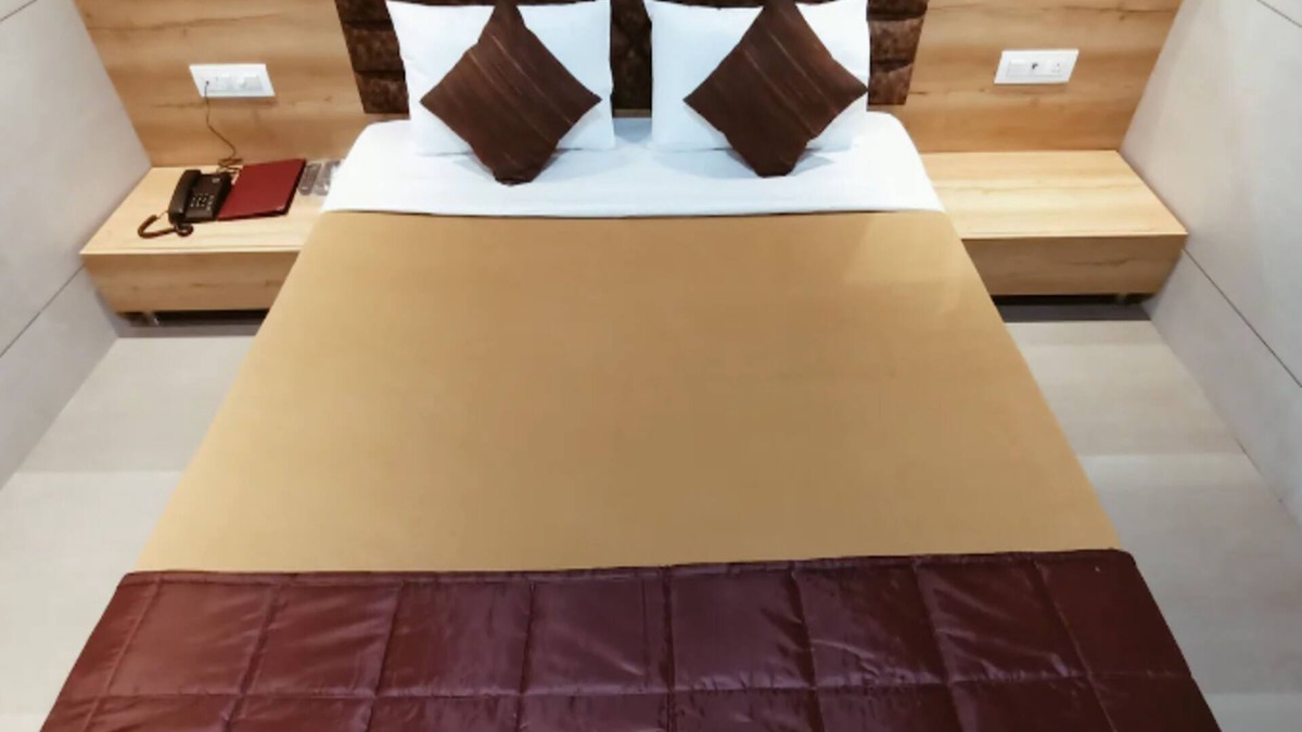 Bandra East Hotel | Hotel Prasad NX