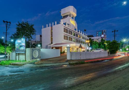 Solapur Hotel | Hotel Pratham