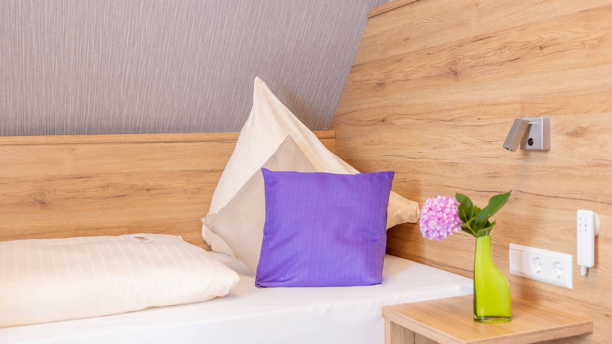 Wolfschlugen Hotel | Hotel Reinhardtshof Garni