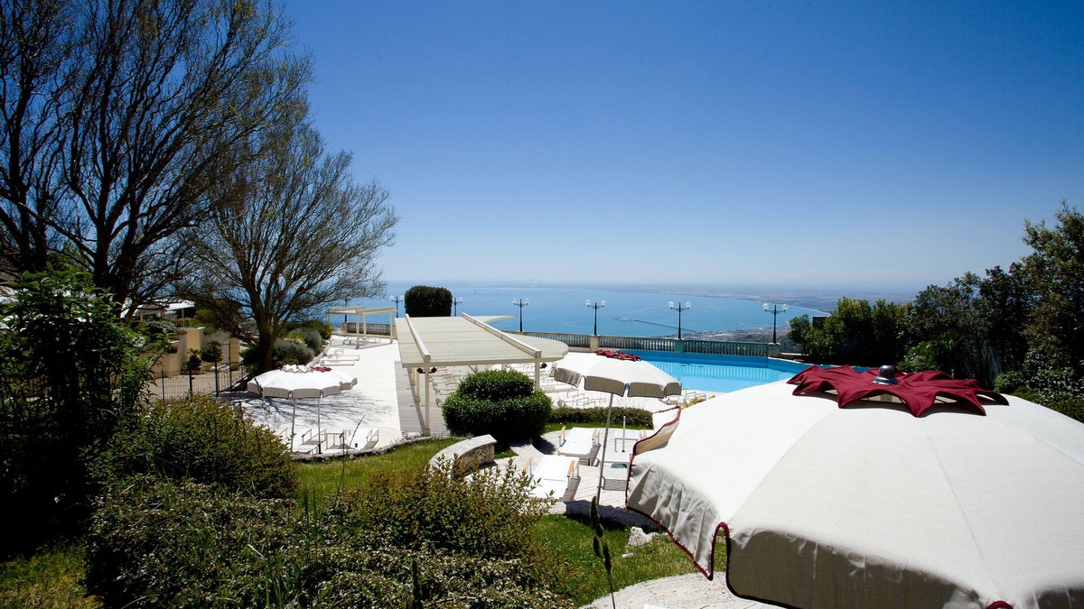 Monte Sant'Angelo Hotel | Hotel Relais dei Normanni
