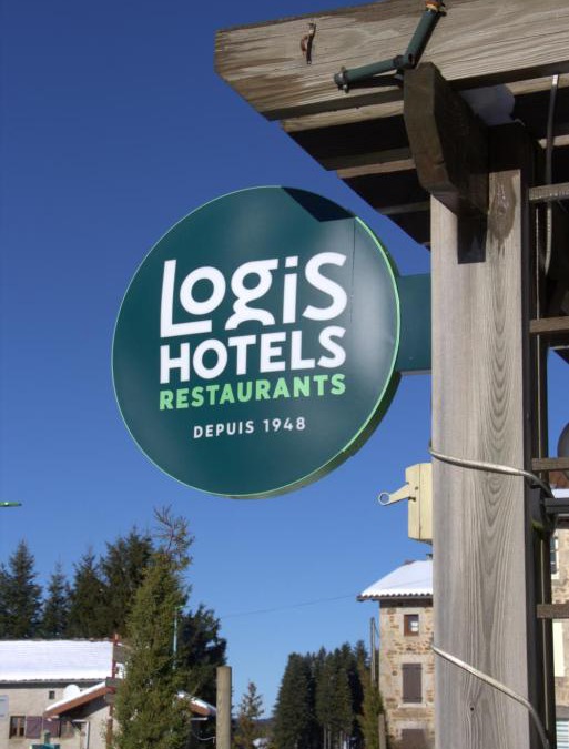 Chambon-sur-Dolore Hotel | Hotel Restaurant La Clairiere