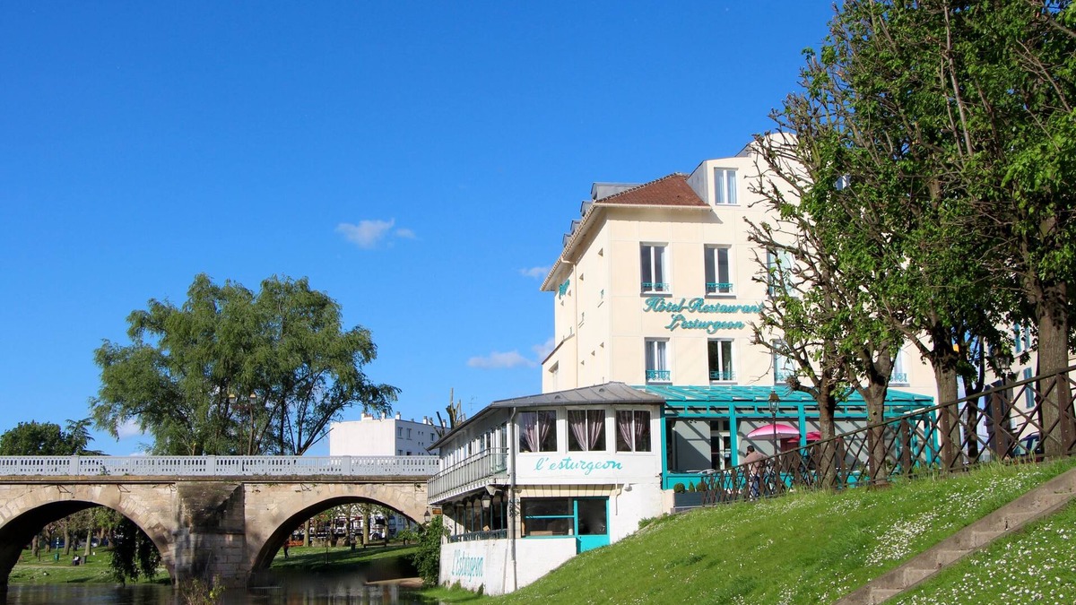 Poissy Hotel | Hotel Restaurant L'Esturgeon