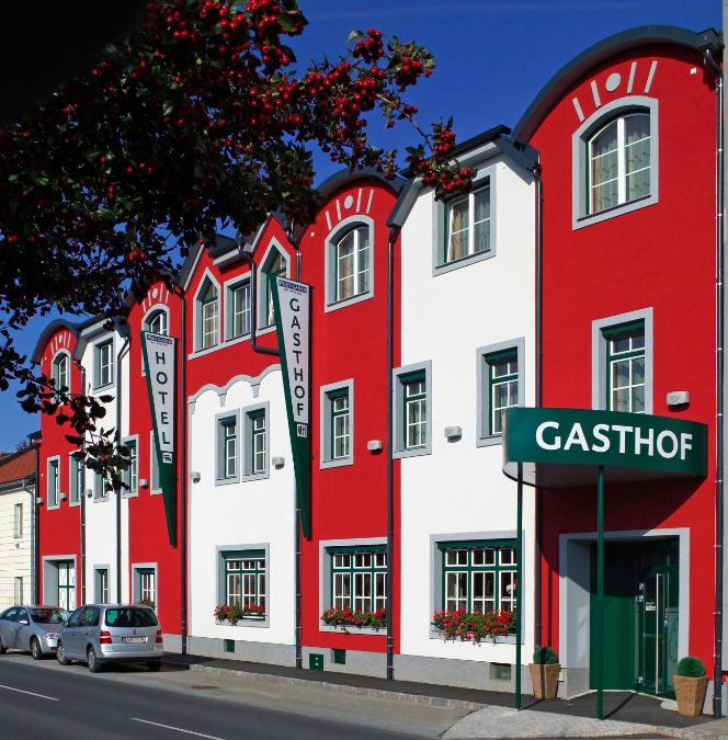 Sankt Valentin Hotel | Hotel Restaurant Wallner I contactless check-in