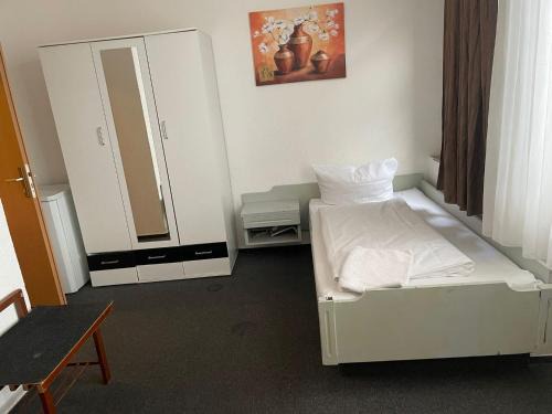 Oberesslingen Hotel | Hotel RI