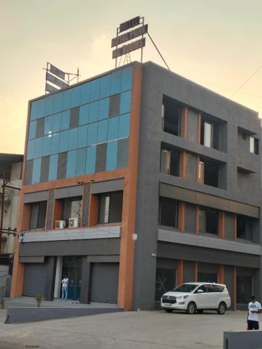 GIDC Hotel | Hotel Royal Park Rooms