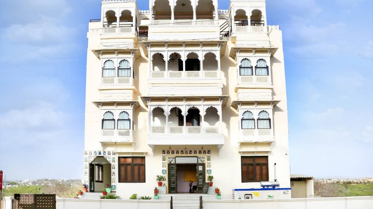 Mali Colony Hotel | Hotel Royal Pratap Niwas