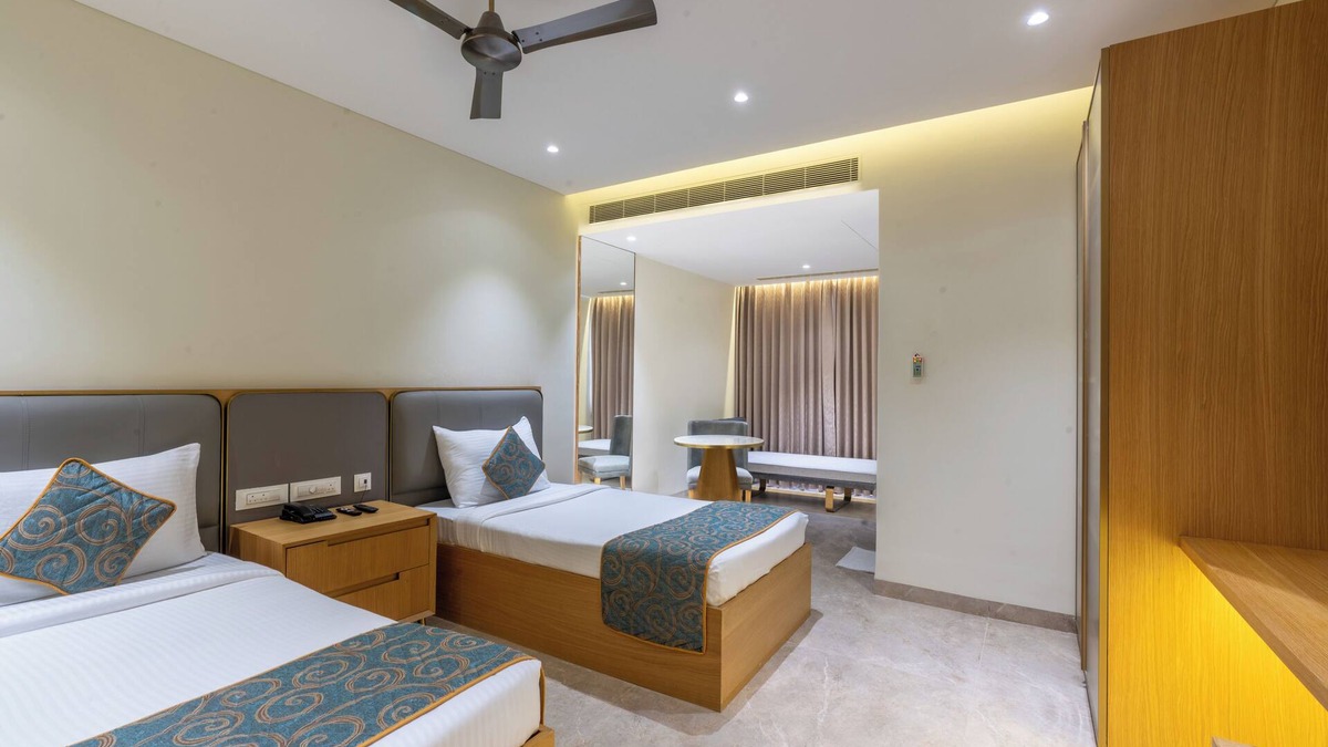 Yadagirigutta Hotel | Hotel Sannidhi Emerald