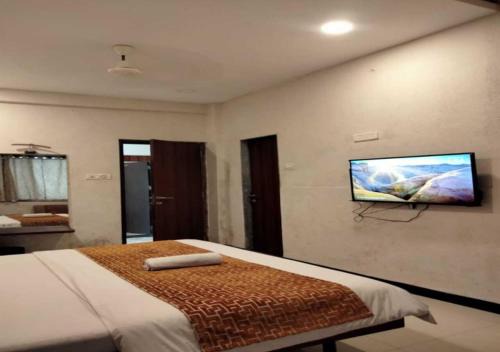 Shahapur Hotel | Hotel Sarika