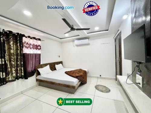 Ujjain Hotel | HOTEL SHALIMAR ! UJJAIN fully-Air-Conditioned hotel at prime location with wifi & Parking availability, Newly constructed and Luxurious Rooms
