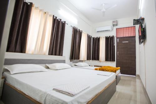 Paltan Bazaar Hotel | Hotel Shiv Kripa