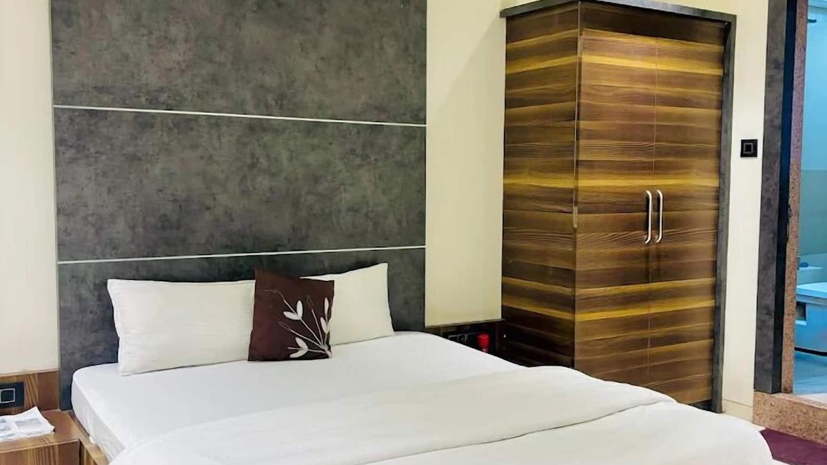 Rajgurunagar Hotel | HOTEL SHIVAM EXECUTIVE