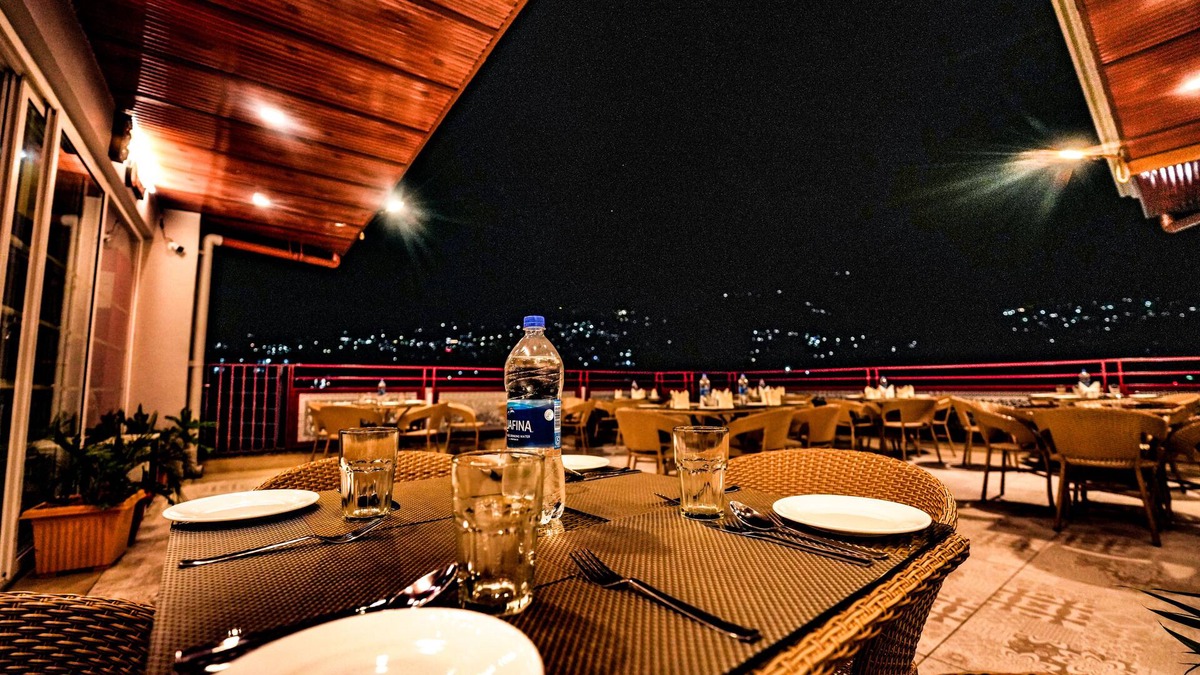 Sidhpur Hotel | HOtel Square One by D'Polo Dharamshala