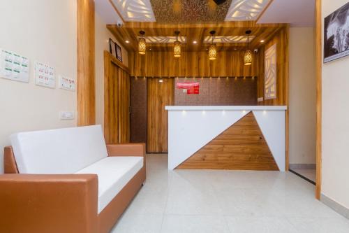 Girgaon Hotel | Hotel Sun City Near Saifee Hospital And HN Reliance Hospital