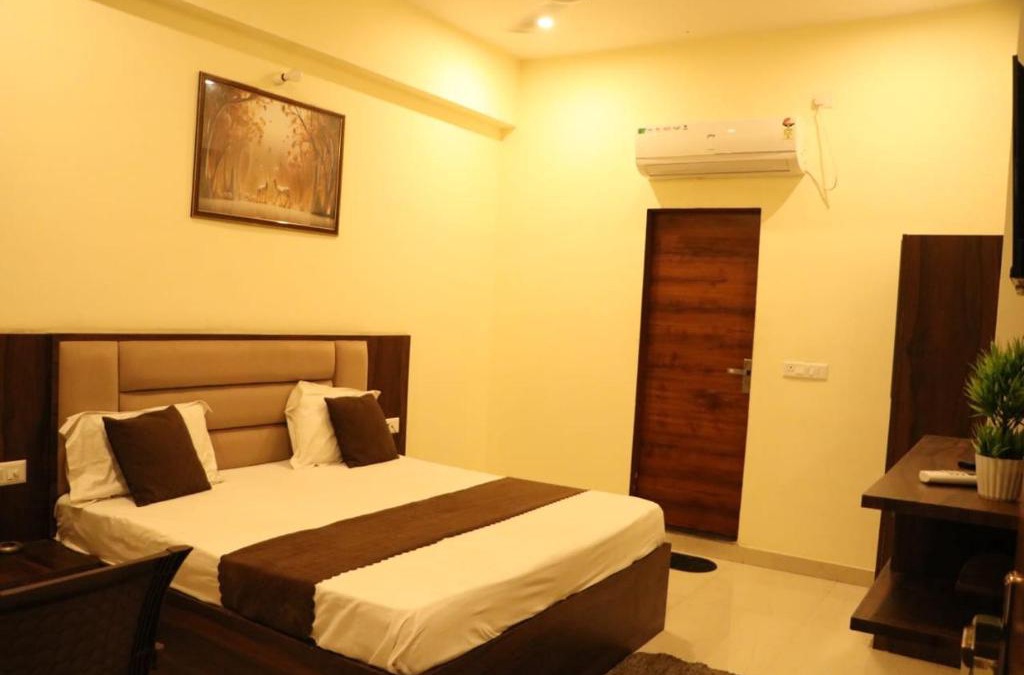 Bandikui Hotel | Hotel Swaroop
