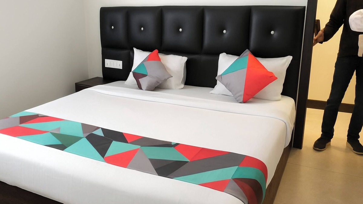 Indira Nagar Hotel | HOTEL Tralveller In LUCKNOW