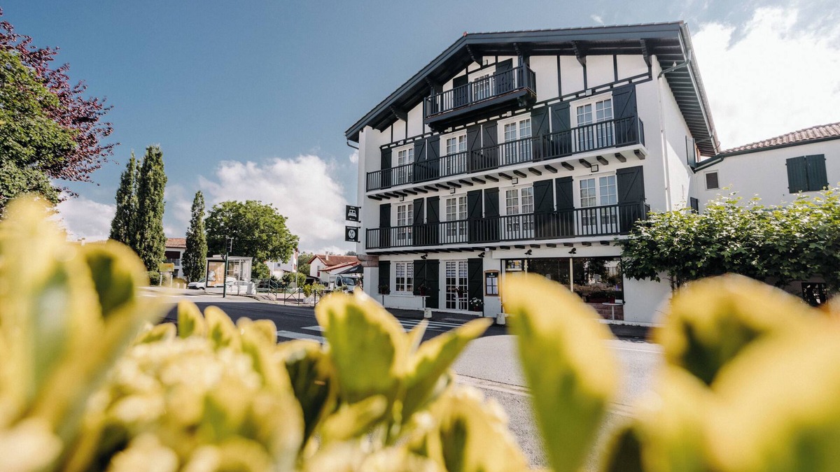 Saint-Pee-sur-Nivelle Hotel | Hotel Trinquet