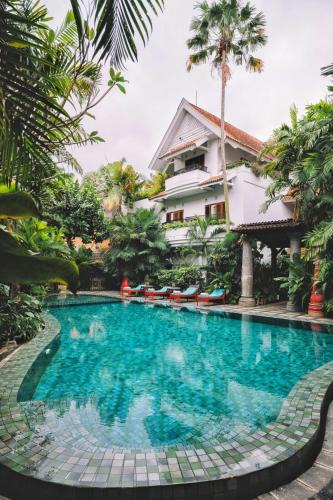 Klojen Hotel | Hotel Tugu Malang