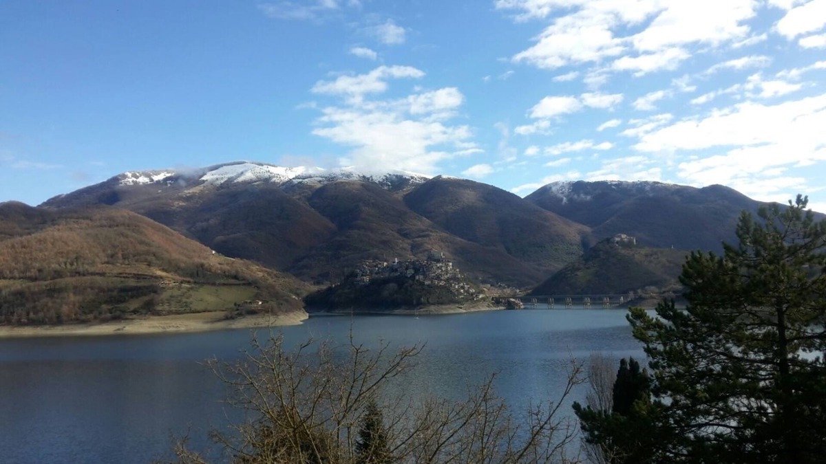 Castel di Tora Hotel | Hotel Turano