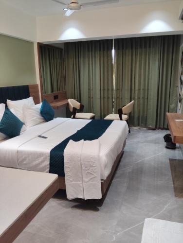 Solapur Hotel | Hotel Vaishnavi Heights, Solapur