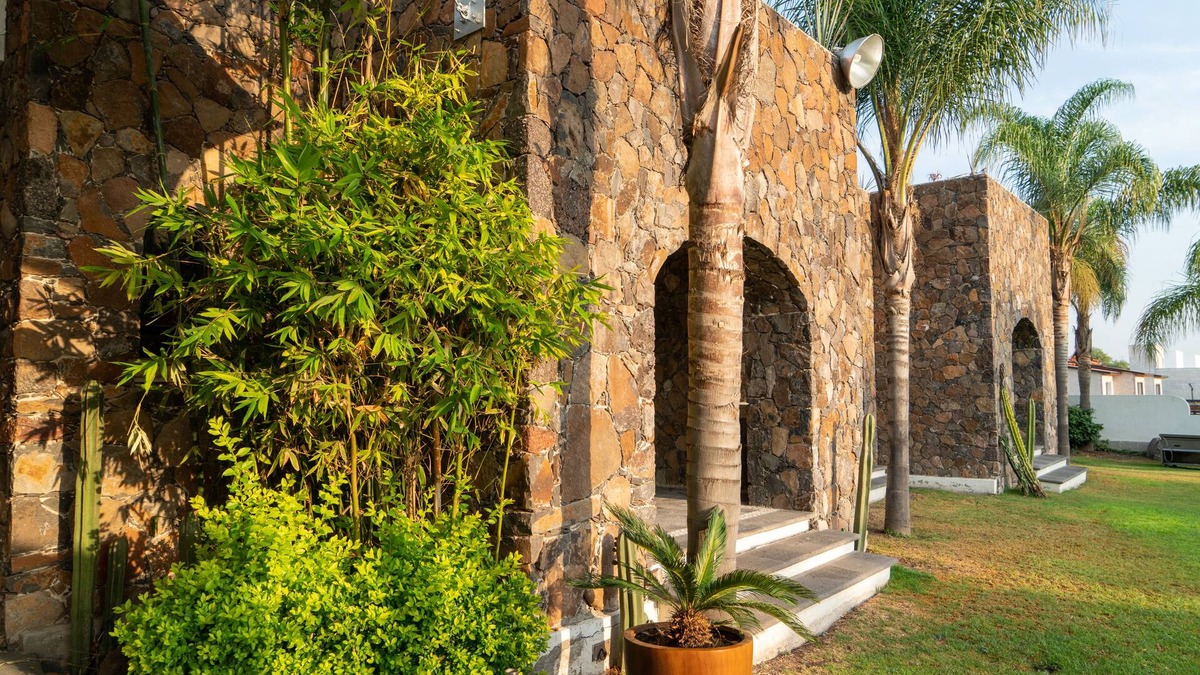 El Pueblito Hotel | Hotel Villa Mexicana Golf Resort