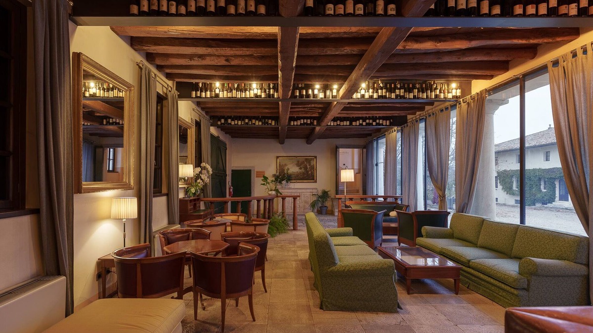 Castello d'Aviano Hotel | Hotel Villa Policreti