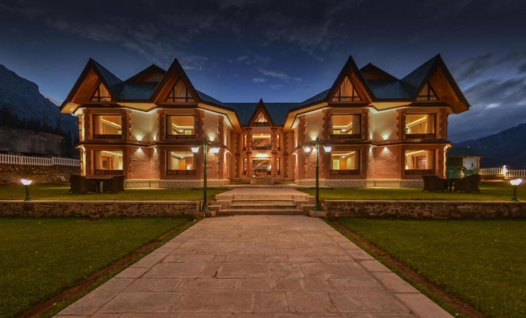 Sonamarg Hotel | Hotel Village Walk