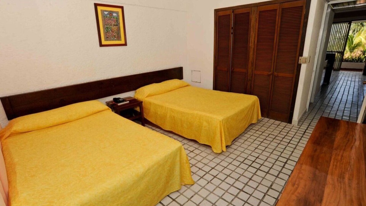 Ixtapa Hotel | Hotel Villas Paraiso/room 2