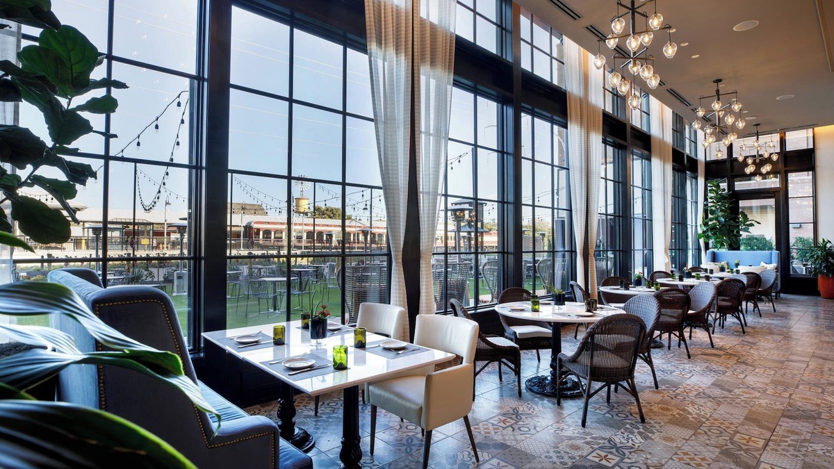 Historic Downtown Grapevine Hotel | Hotel Vin, Autograph Collection