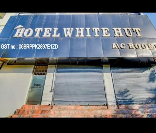 Bahadurgarh Hotel | Hotel White Hut