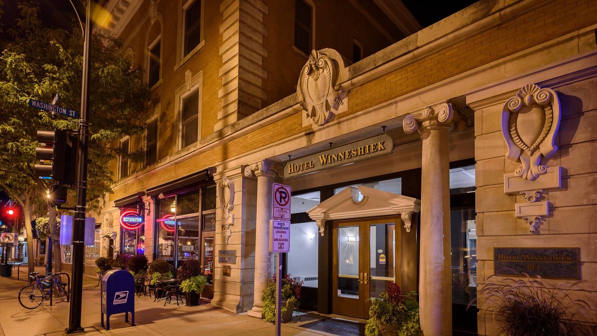 Decorah Hotel | Hotel Winneshiek